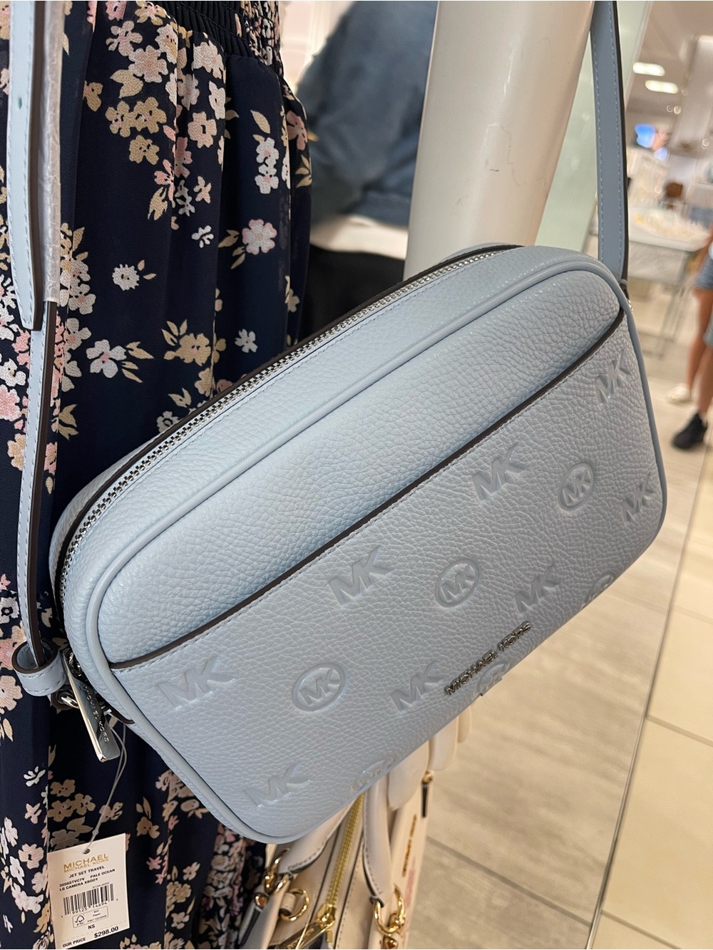 Michael Kors Jet Set Travel Lg Logo Debossed EW Camera Crossbody
Pale Ocean
NWT - Picture 7 of 16